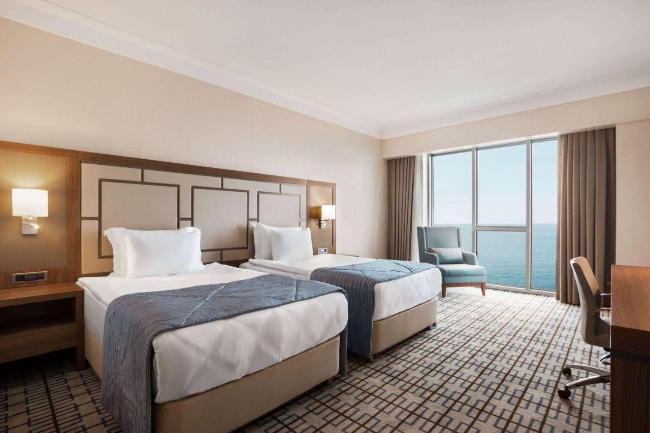 מלון Ramada Plaza By Wyndham