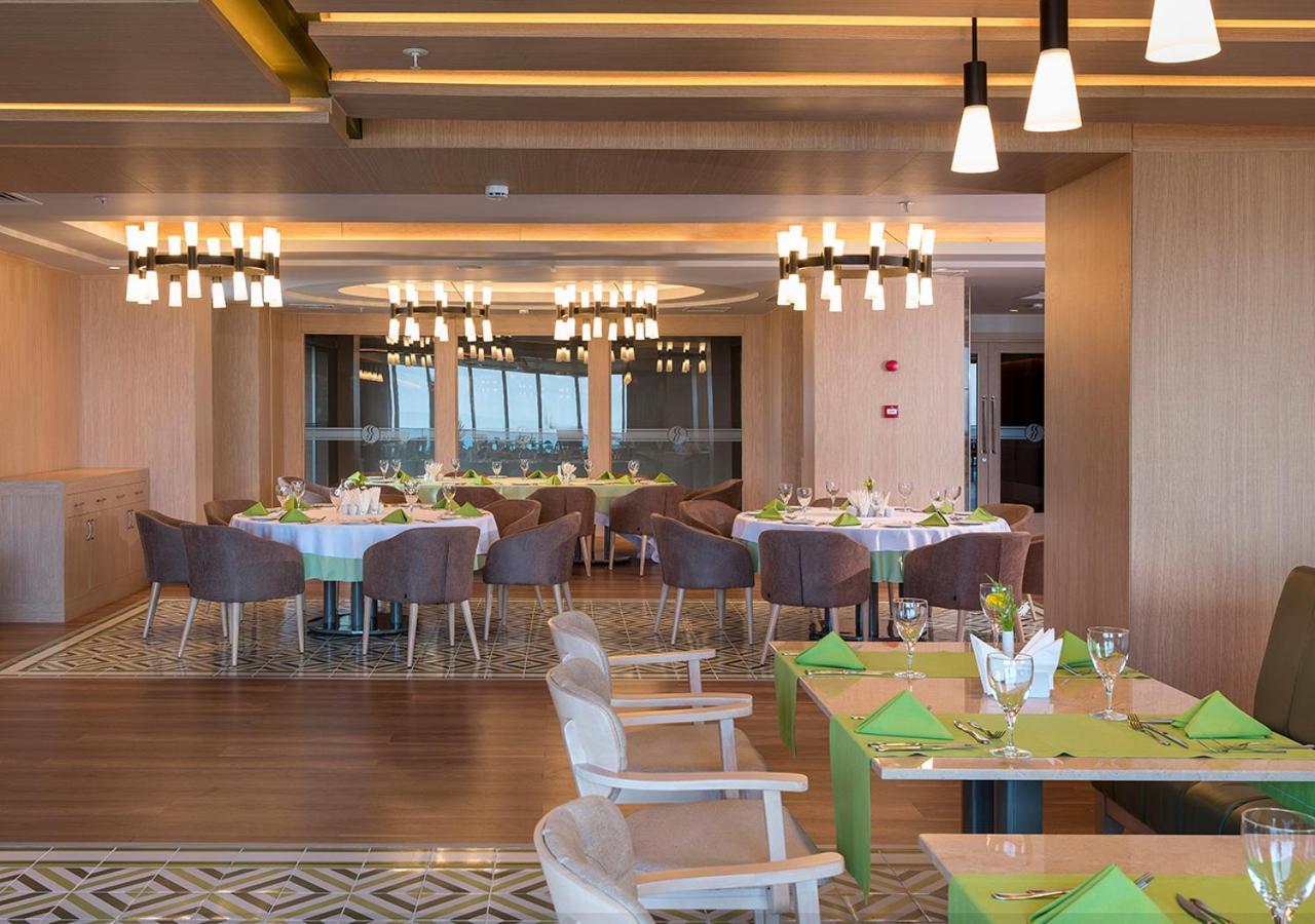Ramada Plaza By Wyndham מלון 5*